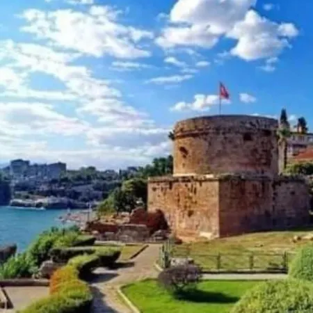 Villa Kaleici Muestakil Bahceli Muhtesem Ev Antalya