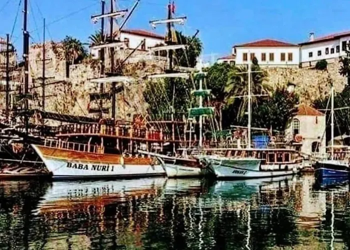 Kaleici Muestakil Bahceli Muhtesem Ev 안탈리아