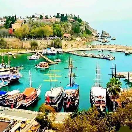Kaleici Muestakil Bahceli Muhtesem Ev فيلة *