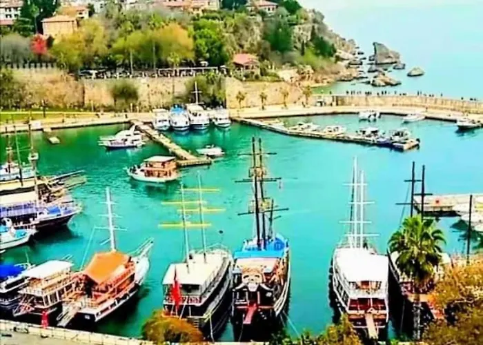 Kaleici Muestakil Bahceli Muhtesem Ev Villa *